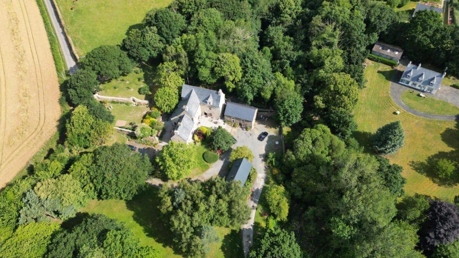 Manoir Medieval Du XV Ieme Siecle Minihy-Treguier Luaran gambar